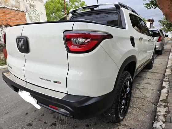 FIAT TORO 2.0 16V TURBO DIESEL VOLCANO 4WD AT9 FIAT TORO 2.0 16V TURBO DIESEL VOLCANO 4WD AT9